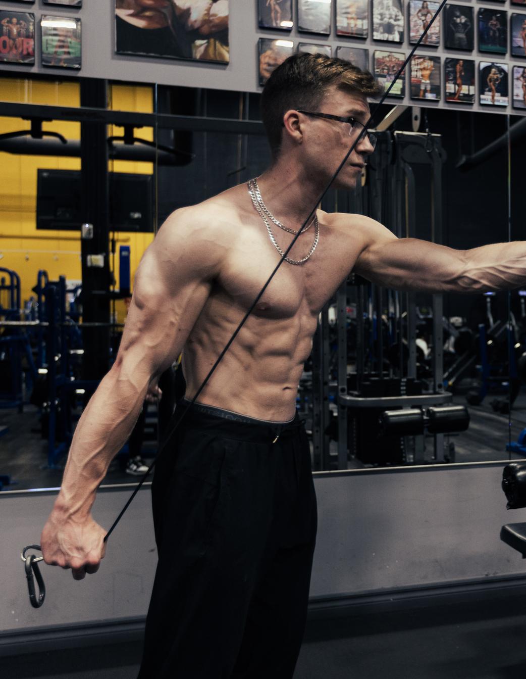 Matt
        Kennedy doing tricep pulldown
